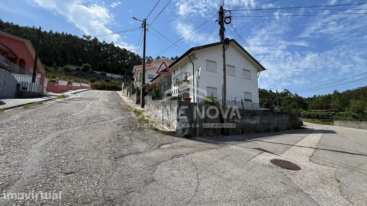 Moradia Isolada de Quatro Frentes em Romariz – Santa Maria da Feira - Grande imagem: 3/43