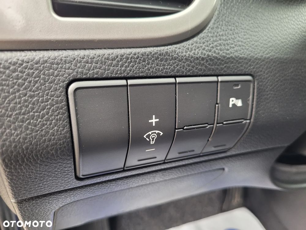 Hyundai i30 i30cw 1.6 Fifa World Cup Edition - 28