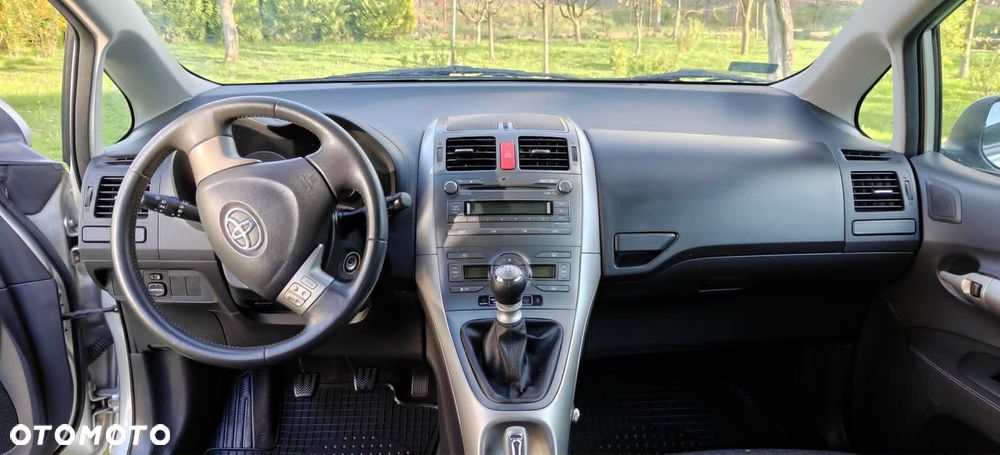 Toyota Auris 1.6 Premium - 3