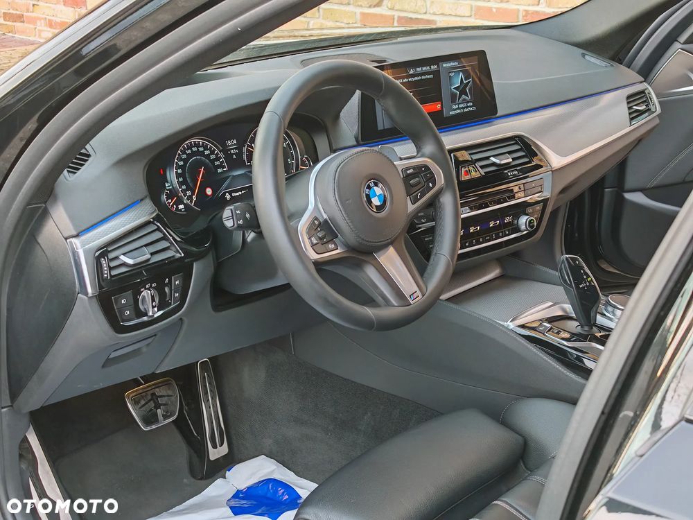 BMW Seria 5 520d xDrive M Sport Edition - 11