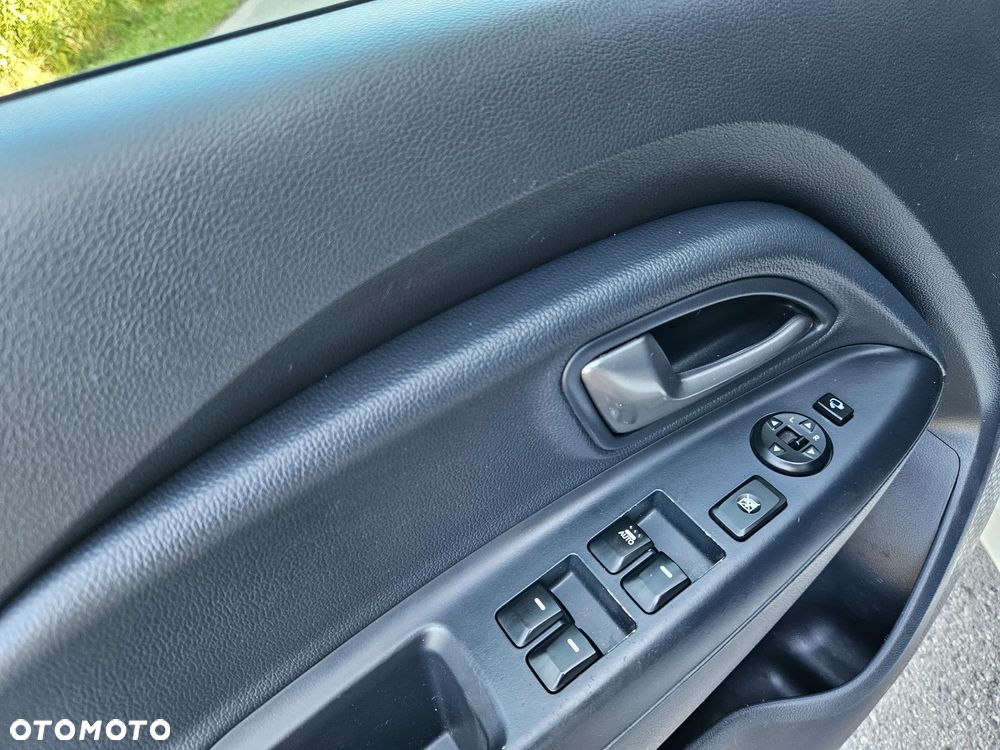 Kia Rio 1.2 Business Line - 23