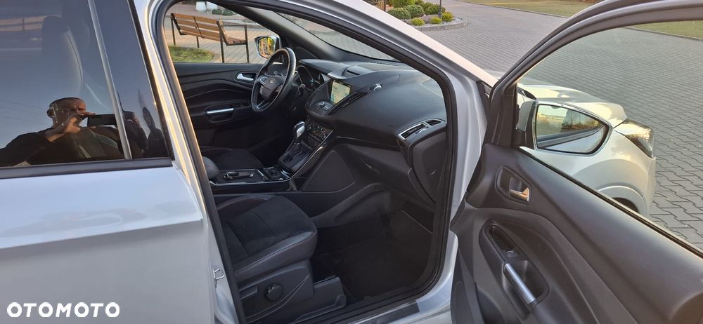 Ford Kuga 2.0 TDCi 4x4 ST-Line - 9