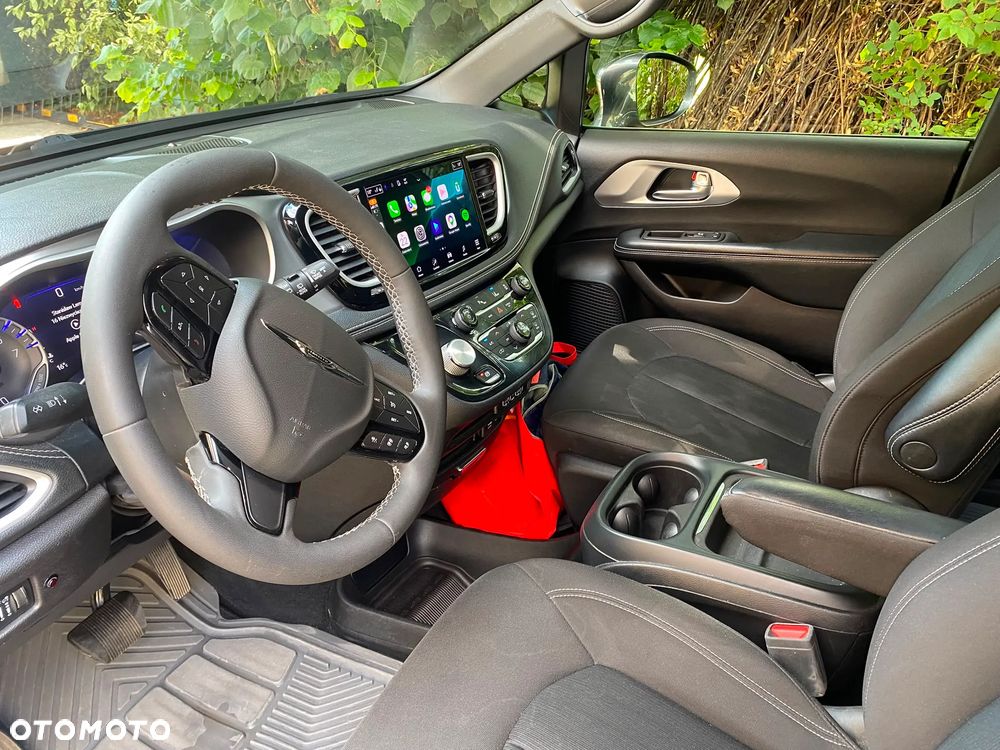 Chrysler Pacifica - 19