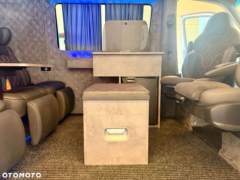 Mercedes-Benz Sprinter - 38
