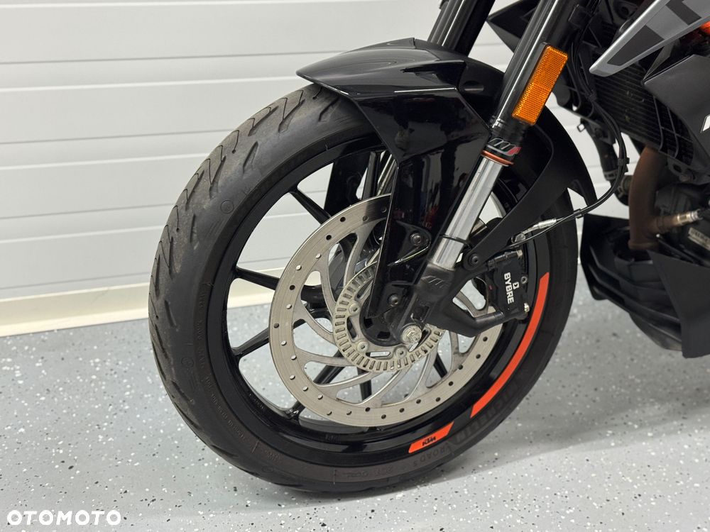 KTM Duke - 17