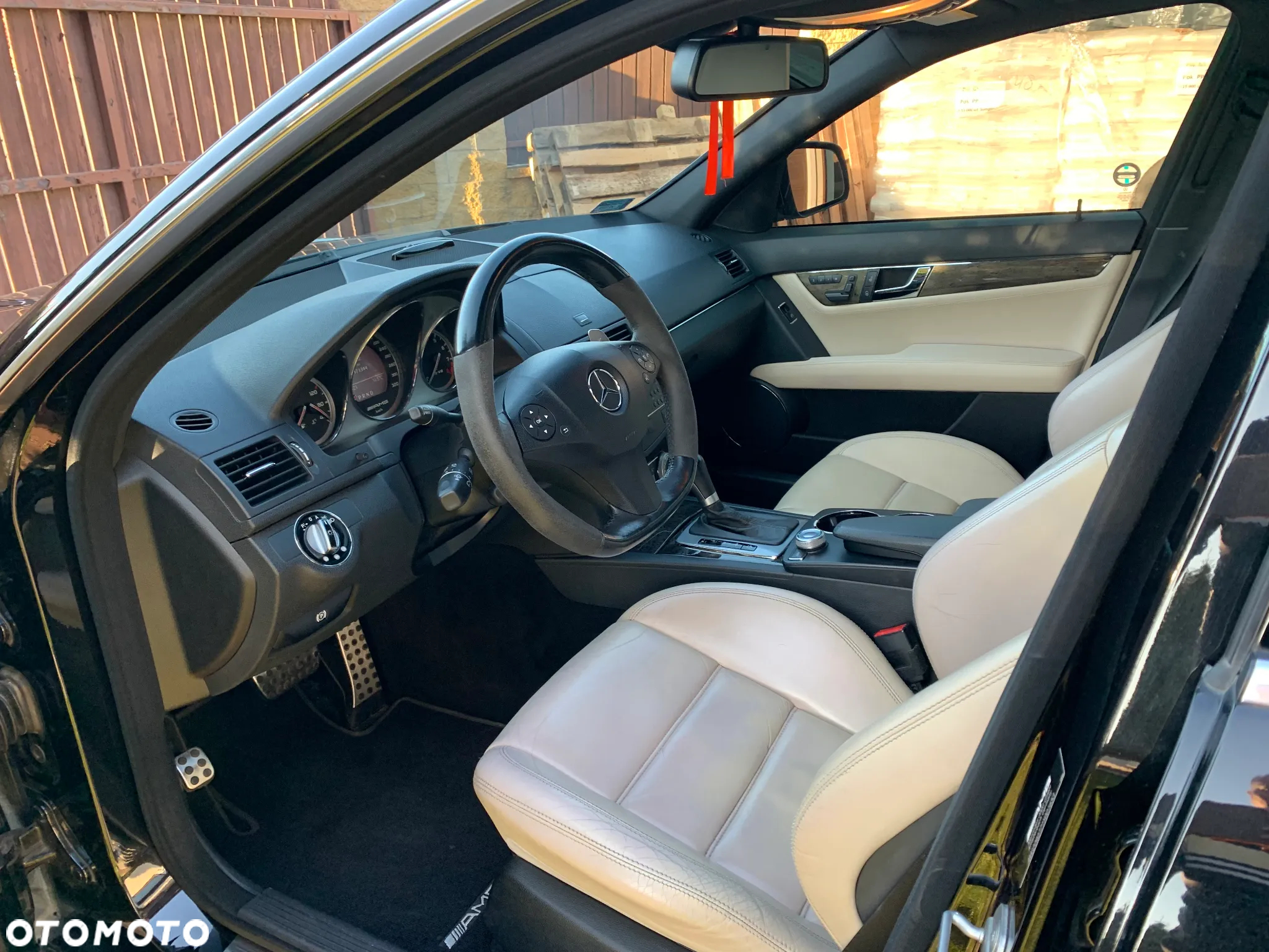 Mercedes-Benz Klasa C 63 AMG T 7G-TRONIC Performance Plus SPORT EDITION - 23