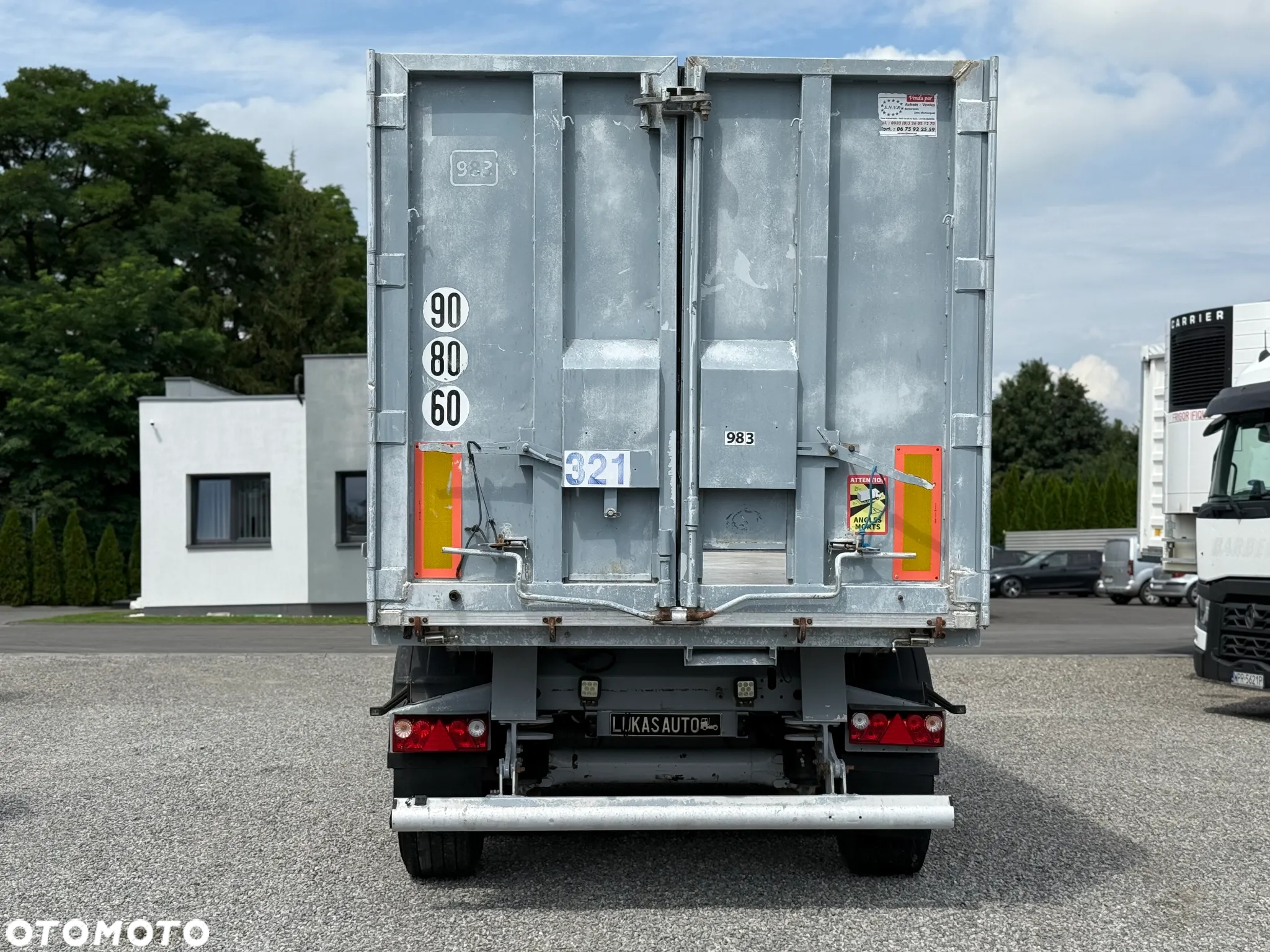 Stas 51 m3 OSIE MERCEDES PODNOSZONA OŚ - 8