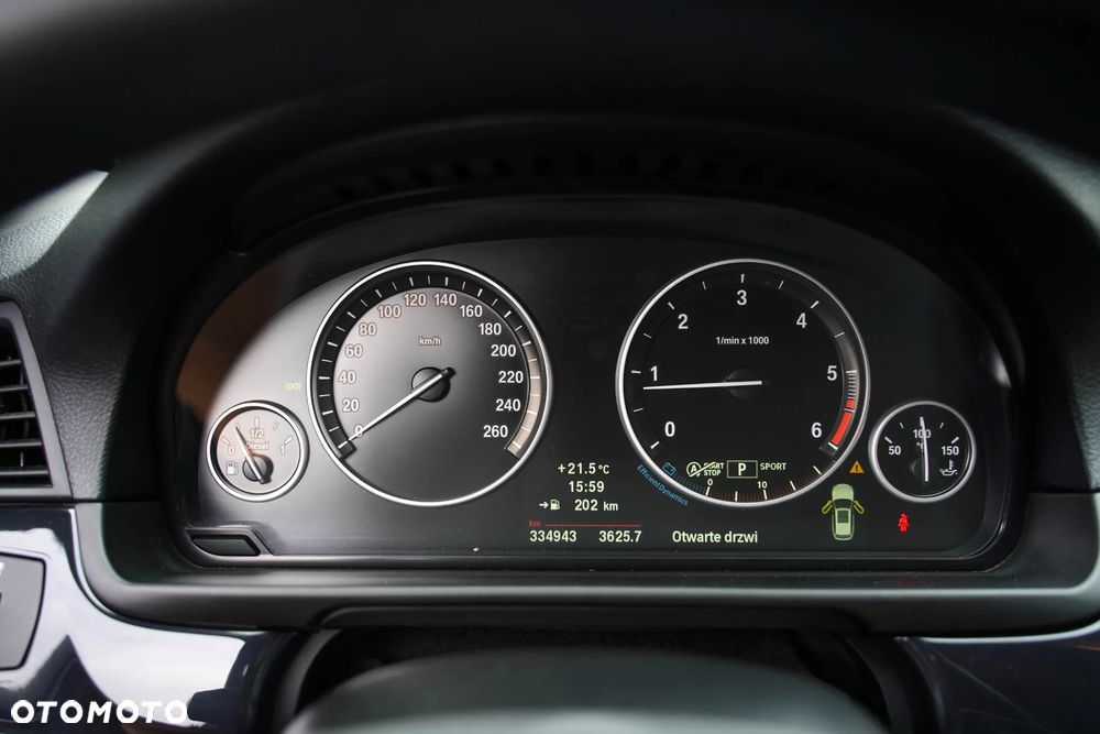BMW Seria 5 520d - 35