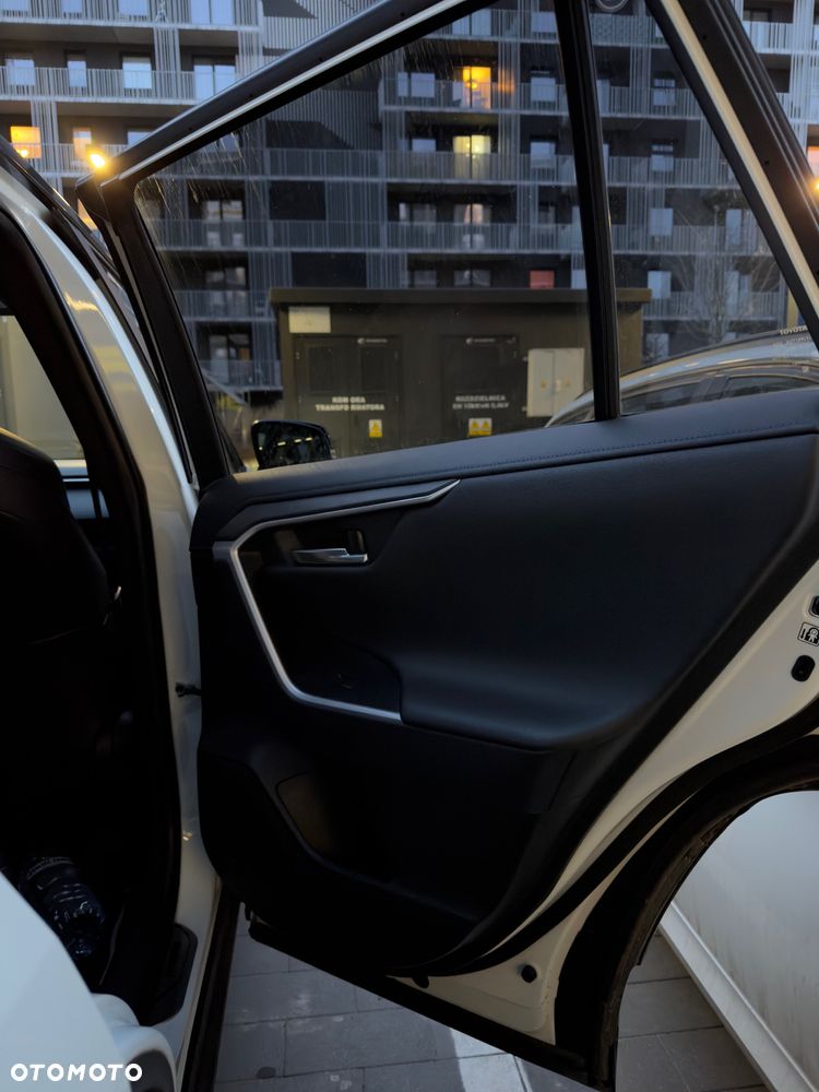 Toyota RAV4 2.5 Hybrid Black Edition by JBL 4x4 - 26