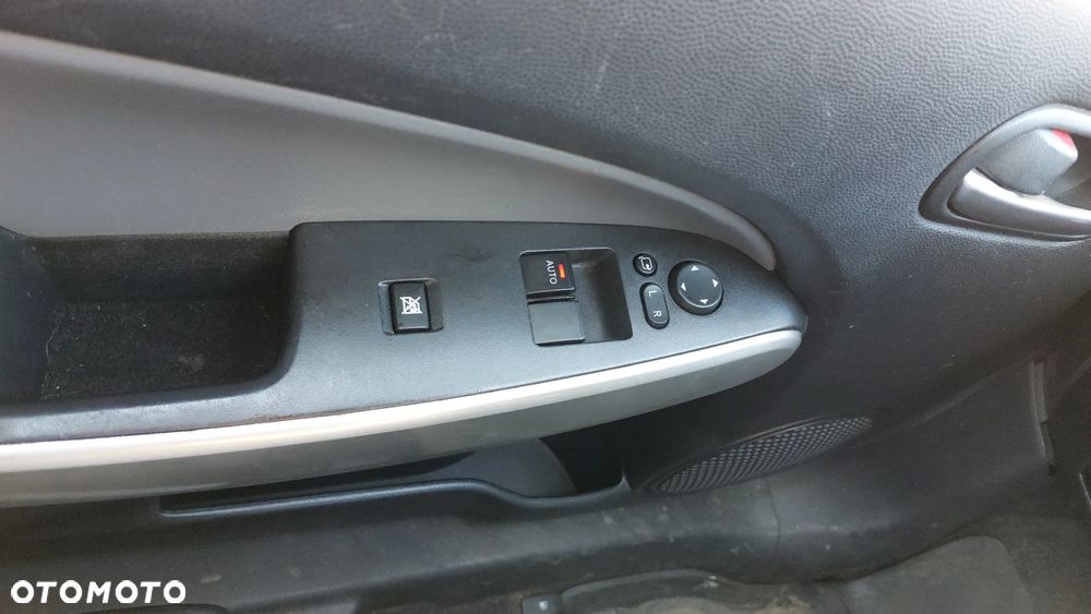 Mazda 2 1.4 DE Core + - 10