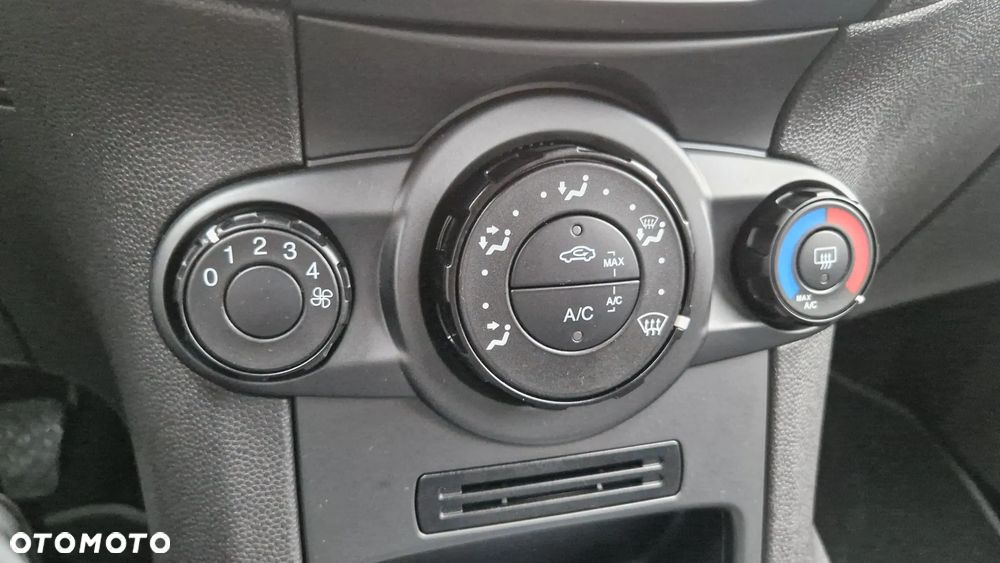 Ford Fiesta 1.5 TDCi Titanium - 21