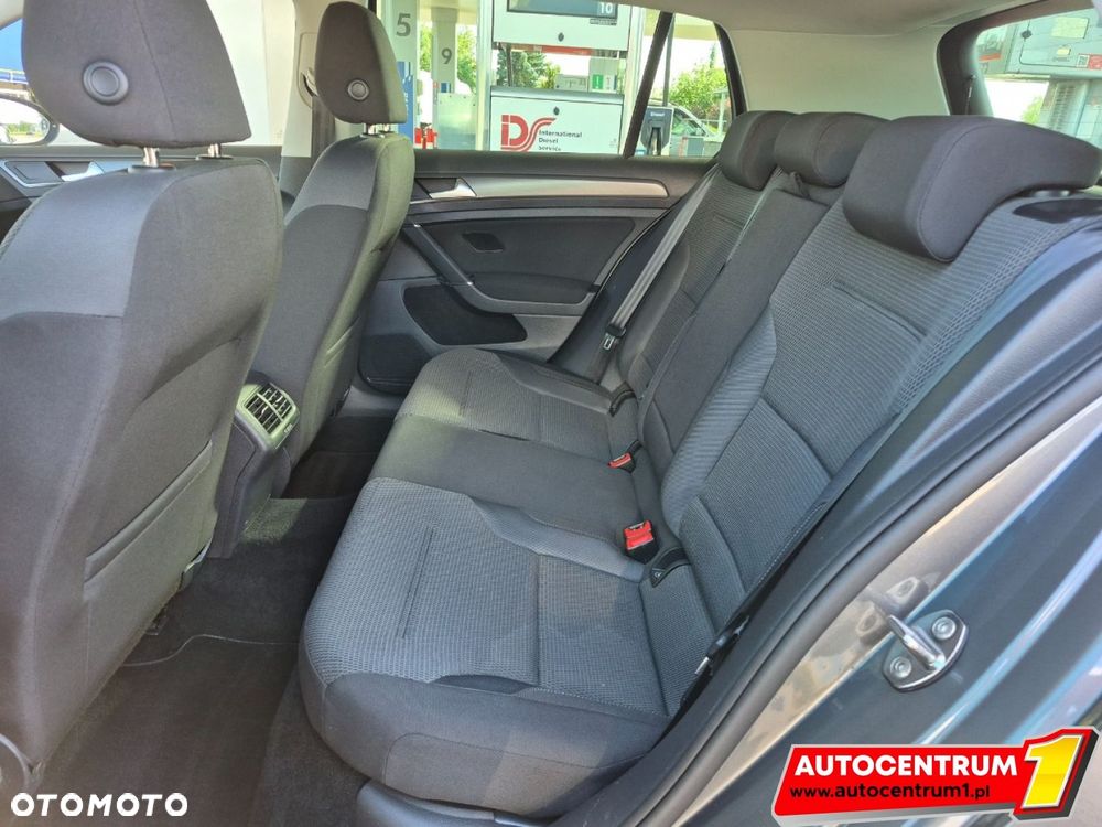 Volkswagen Golf - 18