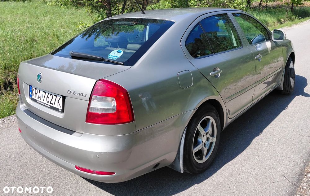 Skoda Octavia 1.6 Ambiente EU5 - 3