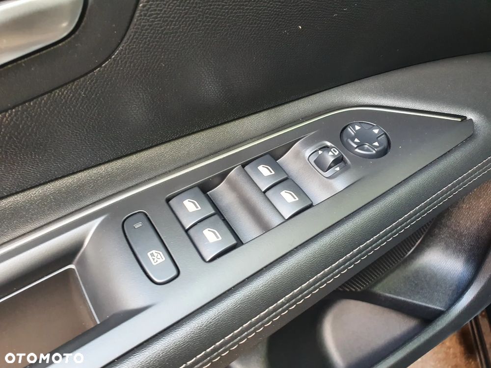 Peugeot 3008 PureTech 130 Stop & Start GPF EAT8 Crossway - 23
