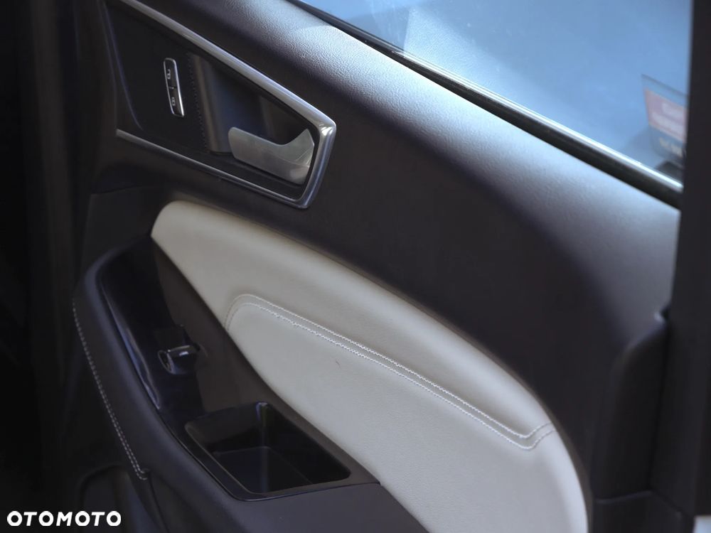 Ford S-Max 2.0 EcoBoost Titanium - 13