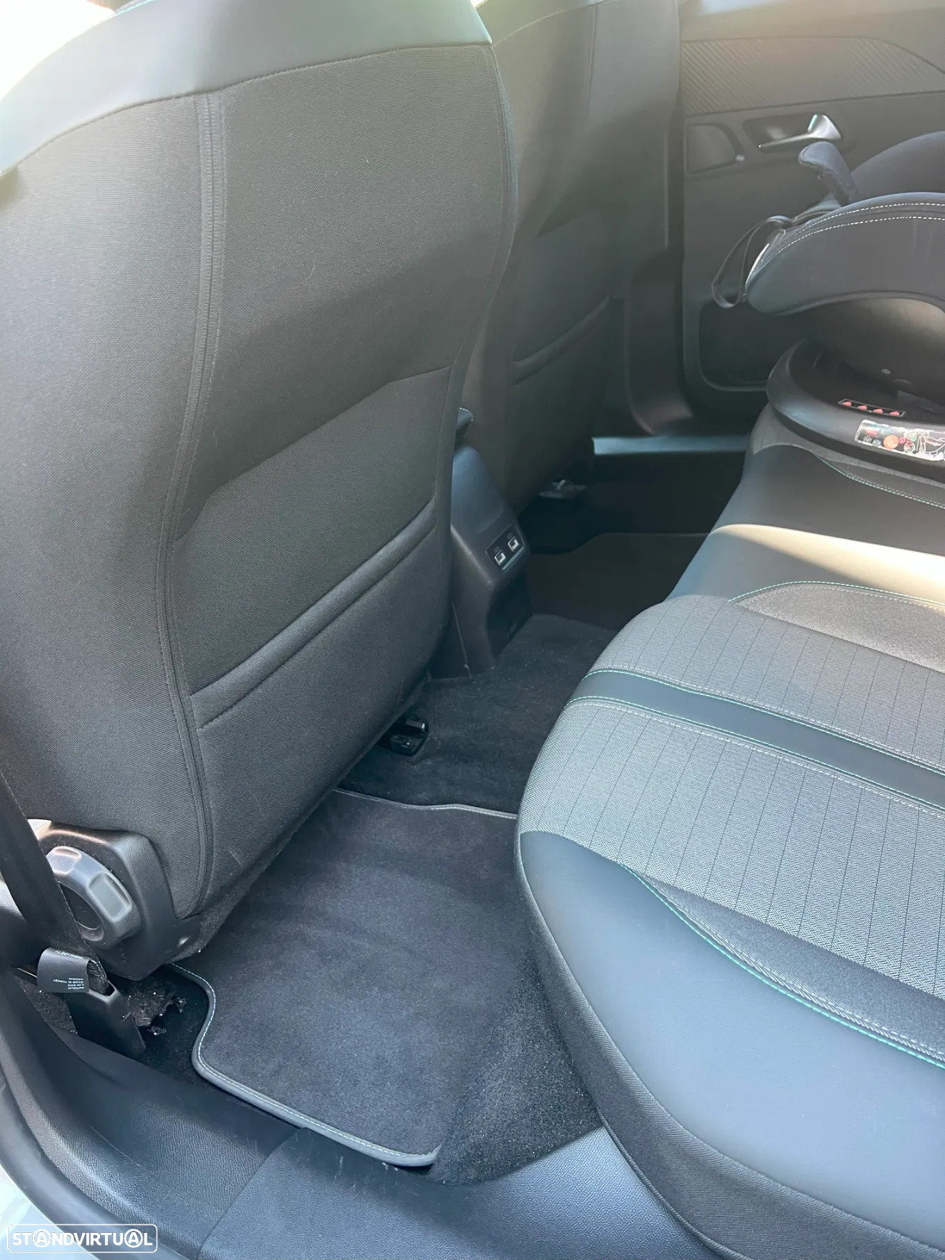 Peugeot 2008 1.2 PureTech Allure Pack EAT8 - 13