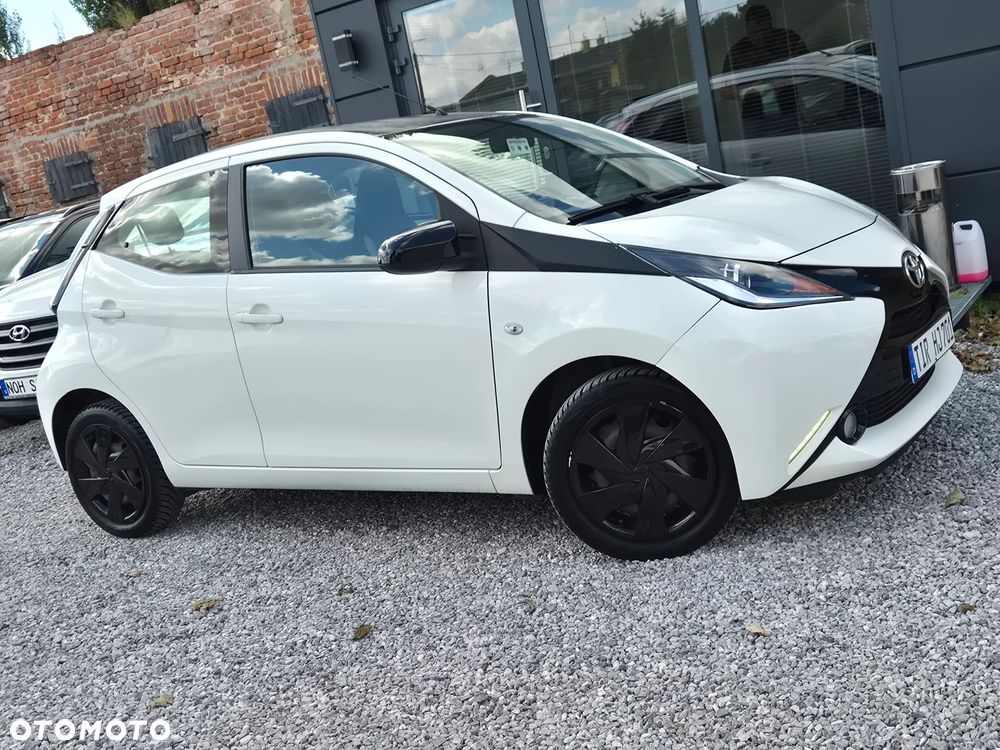 Toyota Aygo x-play Eco - 18