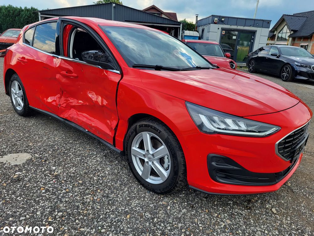 Ford Focus 1.0 EcoBoost Hybrid TITANIUM - 2