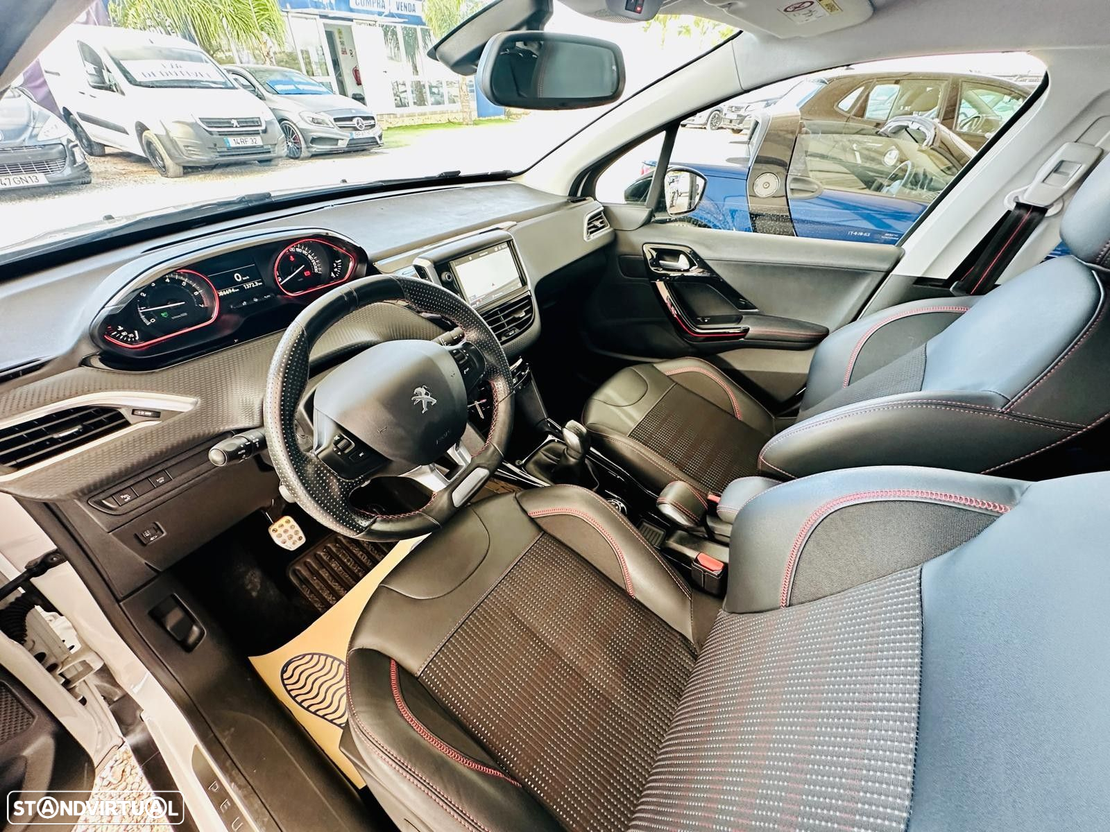 Peugeot 2008 1.2 PureTech GT Line - 13