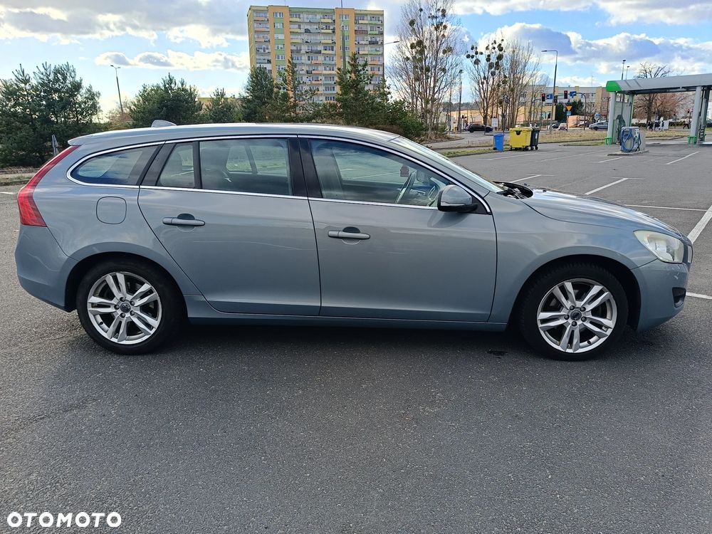 Volvo V60 D3 Summum - 6