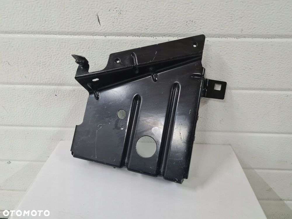 Wspornik błotnika przód lewy Renault Master III - 1