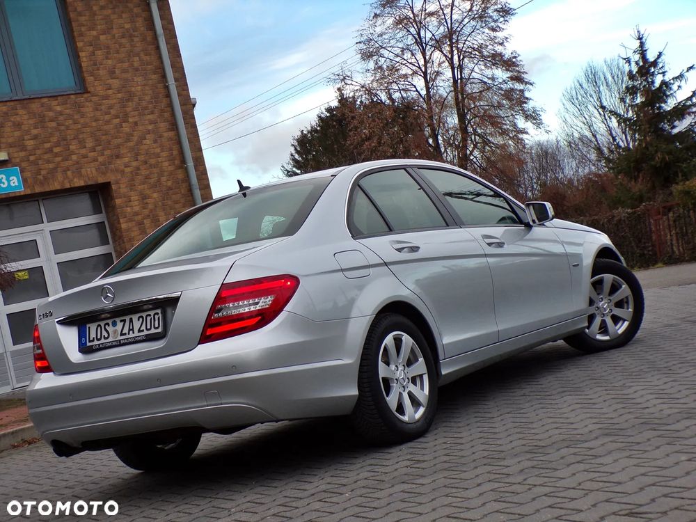 Mercedes-Benz Klasa C 180 BlueEFFICIENCY Elegance - 4