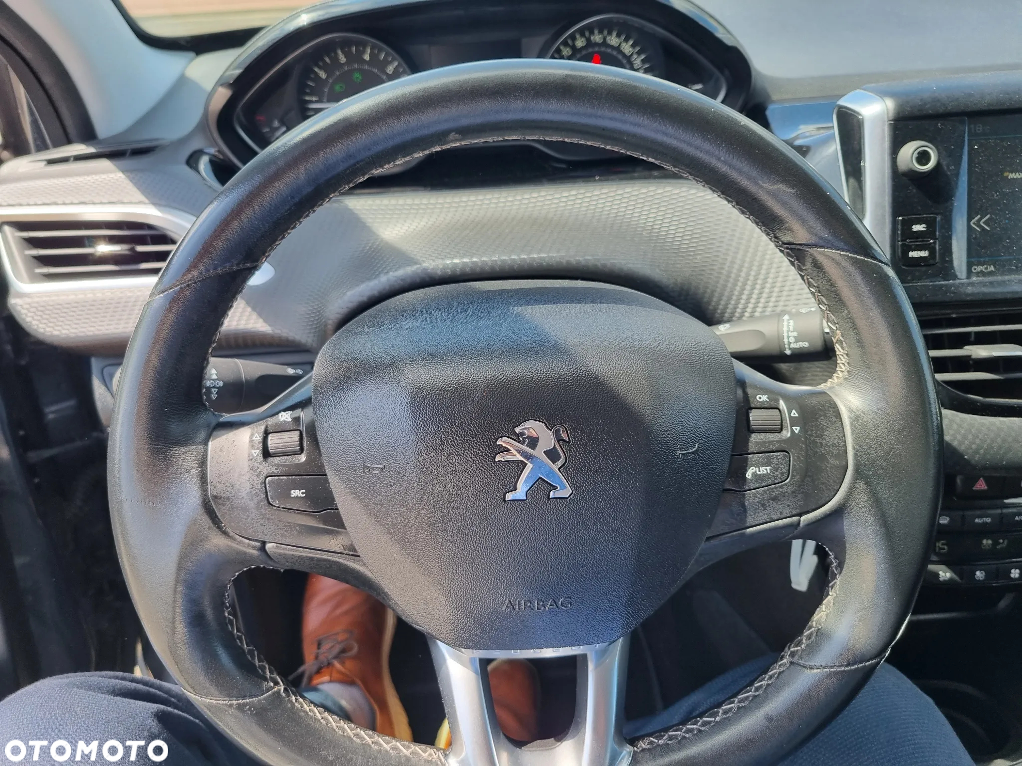 Peugeot 208 1.2 PureTech GPF Signature S&S - 14