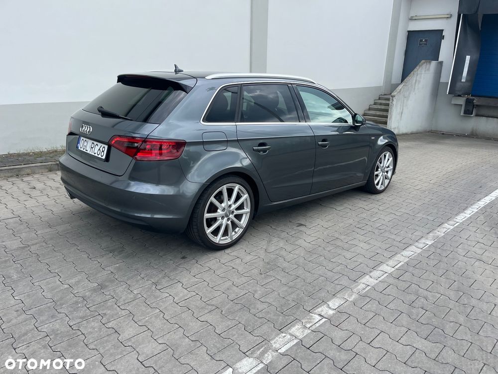 Audi A3 Sportback 2.0 TDI S line Sportpaket - 4