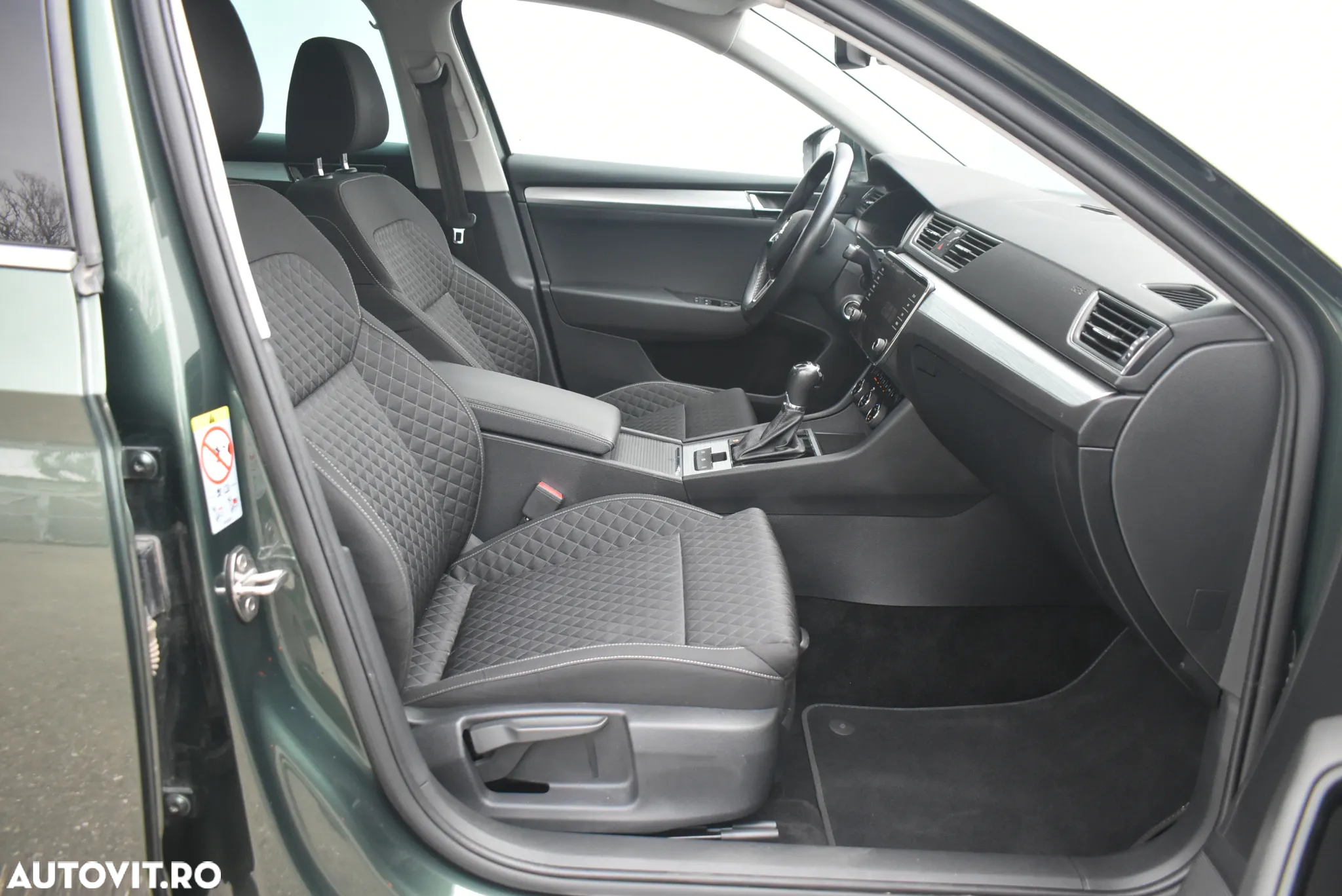 Skoda Superb 2.0 TDI DSG Ambition - 15
