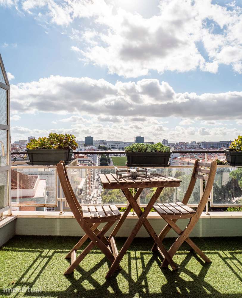 Amazing two-bedroom apartment with private balcony in Lisbon - Grande imagem: 2/60