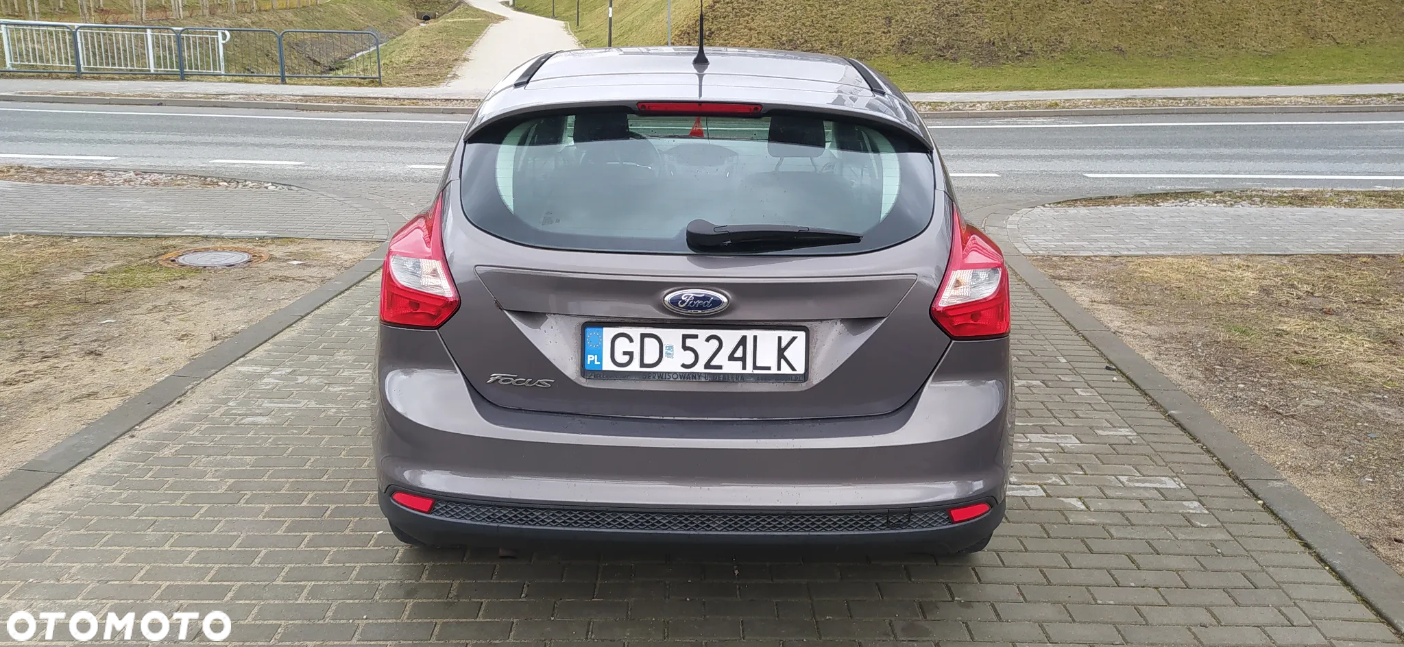 Ford Focus 1.6 Ambiente - 11