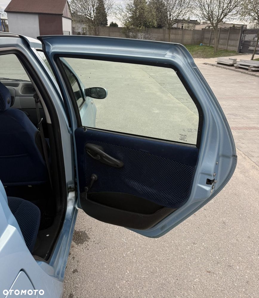 Fiat Punto 1.2 16V Active - 14