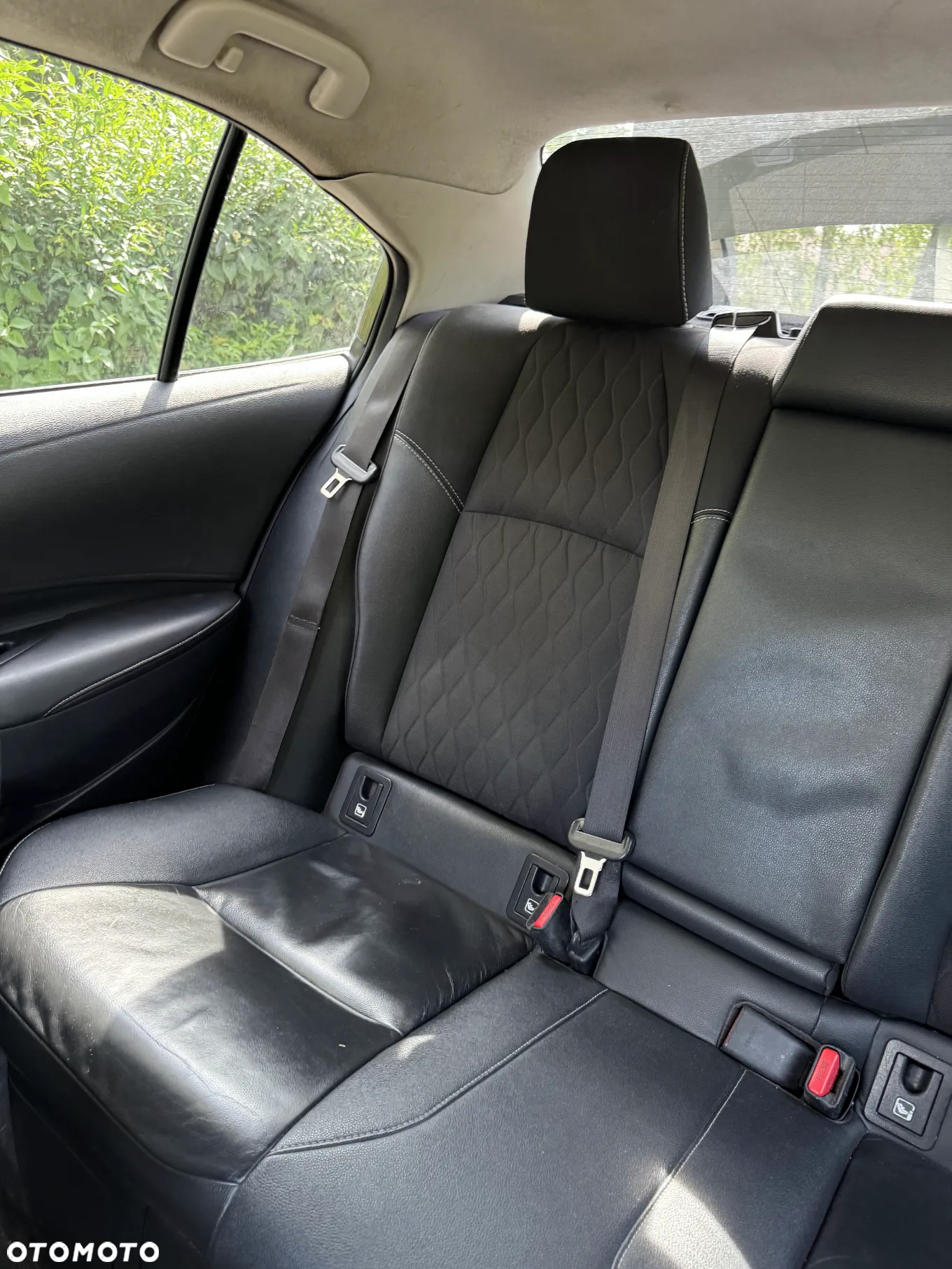 Toyota Corolla 1.8 Hybrid Executive - 16