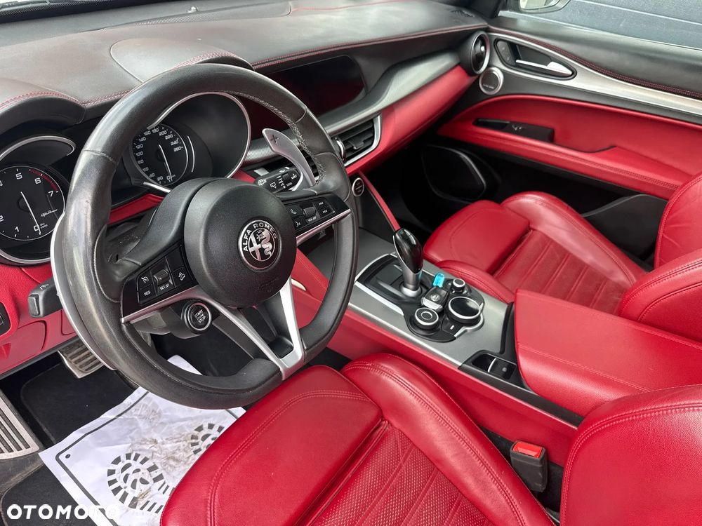 Alfa Romeo Stelvio - 18