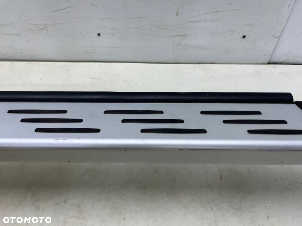 Nakładka progu Renault Captur 2 II 19r.- ASX 2 II 23r.- PRAWY stopień zewnętrzny oryginalny PRÓG - 10