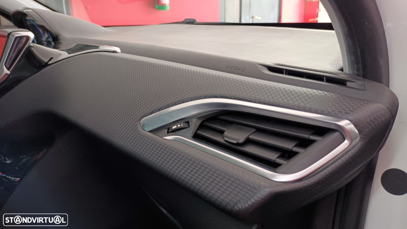 Peugeot 2008 1.2 PureTech Allure - 55