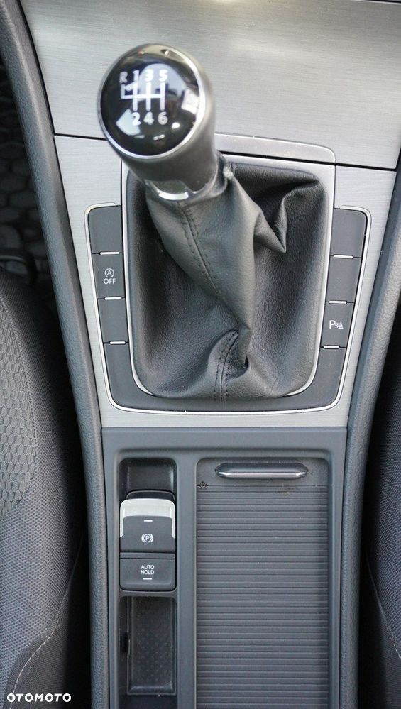 Volkswagen Golf - 14