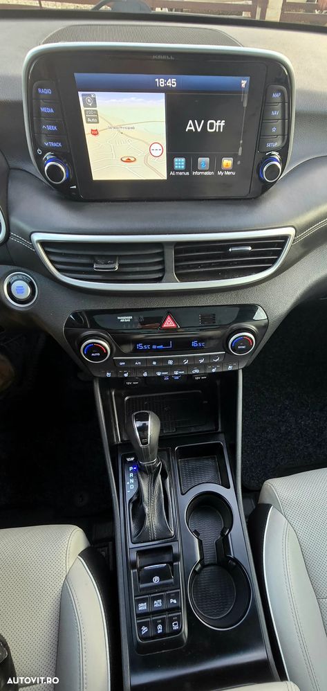 Hyundai Tucson 2.0 CRDI 4WD 6AT Luxury Pack+ - 27