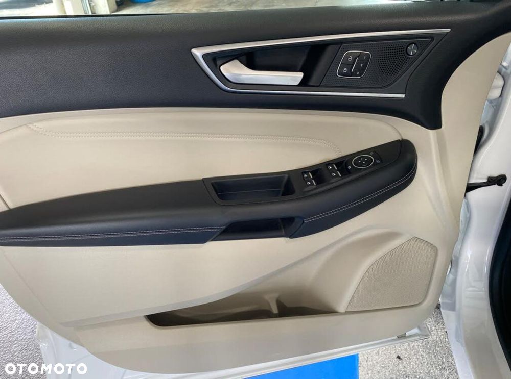 Ford Edge - 12