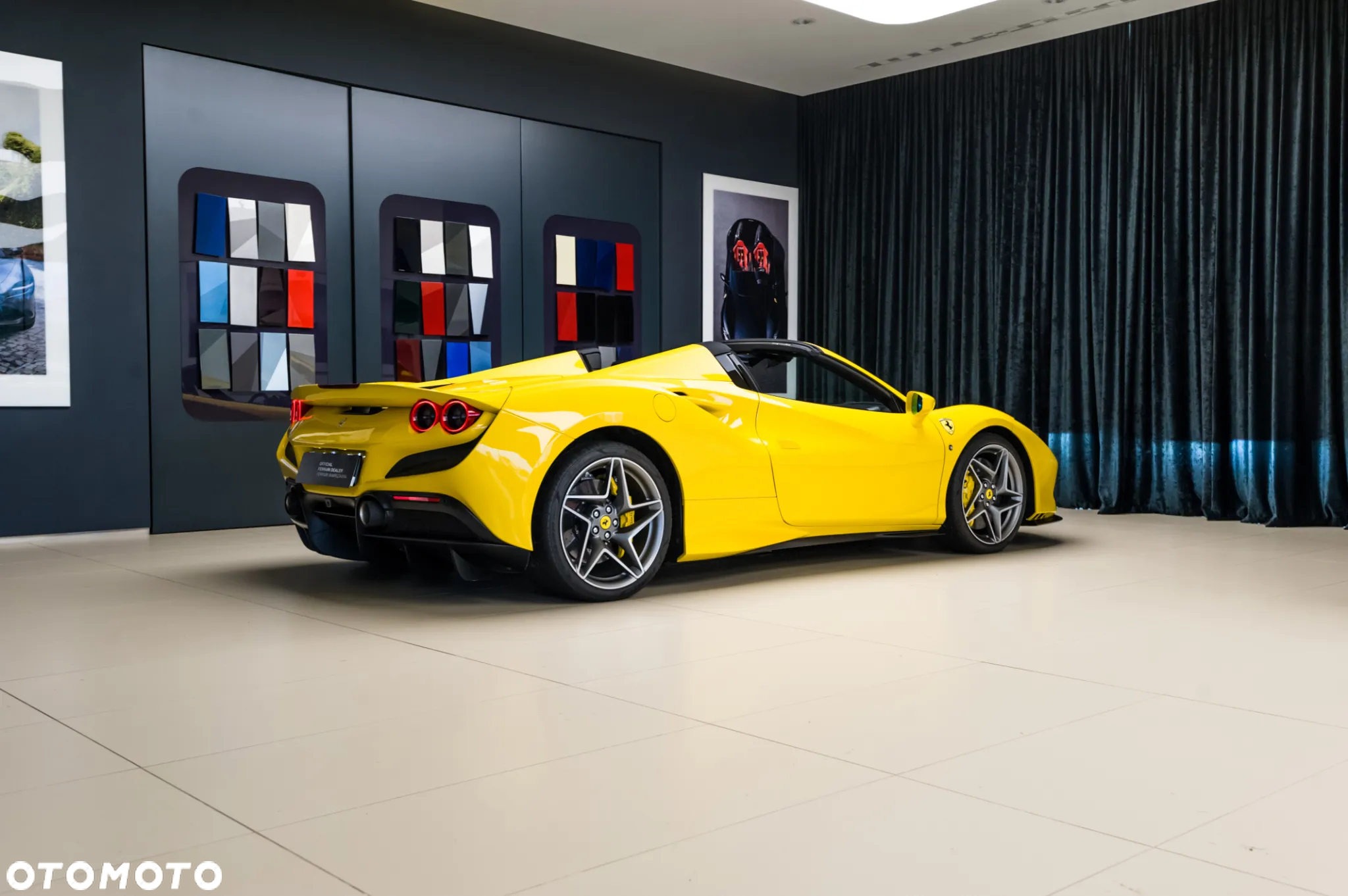Ferrari F8 Spider - 8