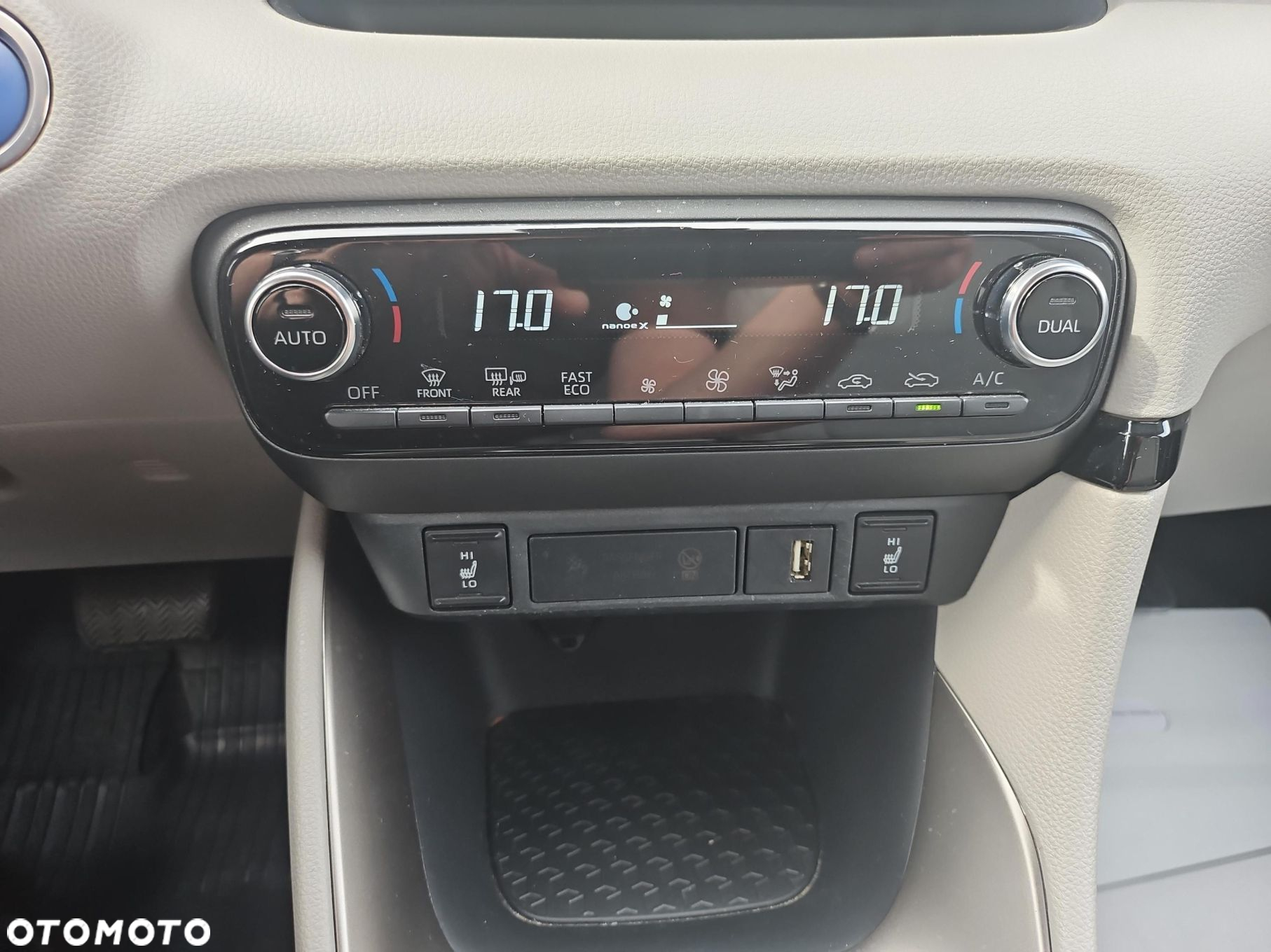 Toyota Yaris - 18