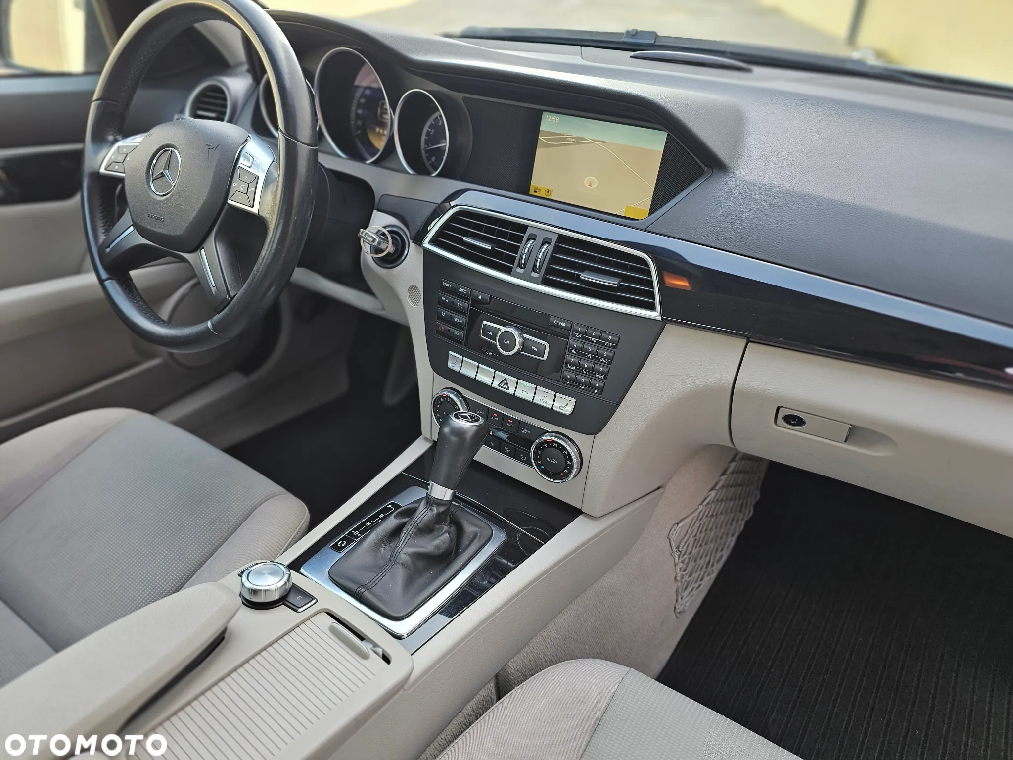 Mercedes-Benz Klasa C 180 BlueEFFICIENCY 7G-TRONIC Elegance - 19