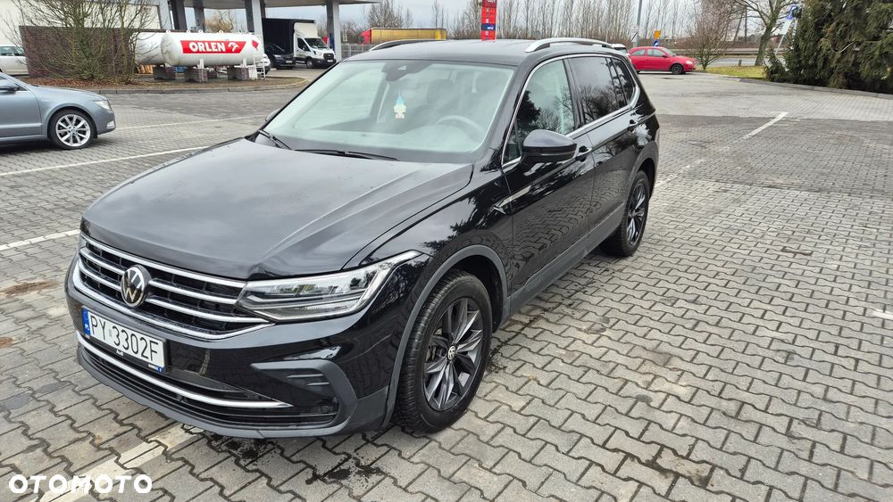 Volkswagen Tiguan - 1