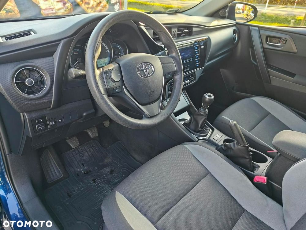 Toyota Auris - 9