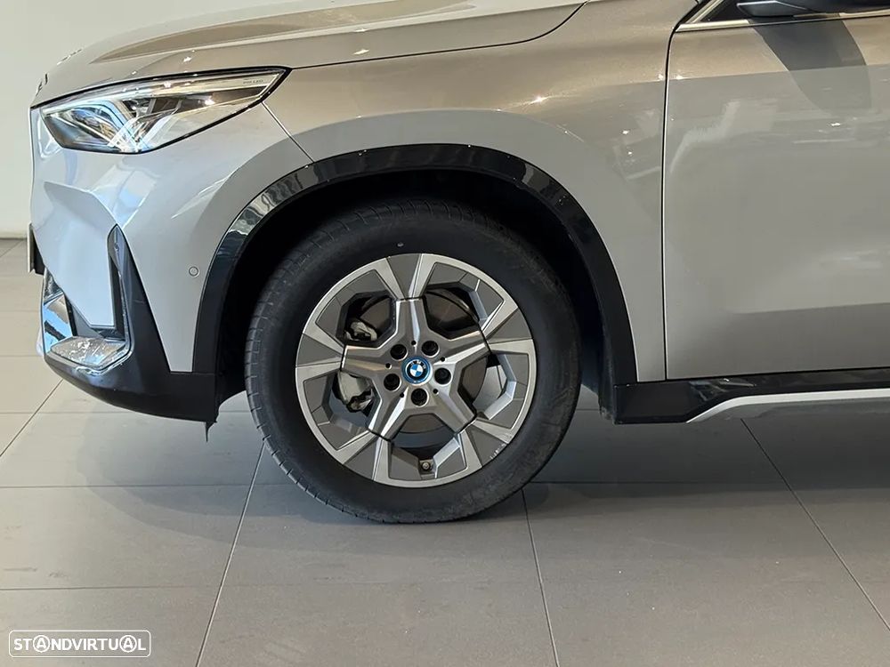 BMW iX1 eDrive20 xLine - 16