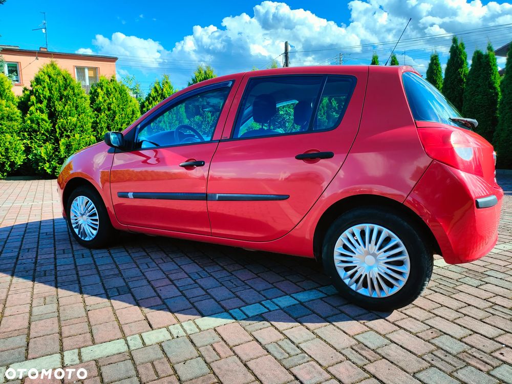 Renault Clio - 2