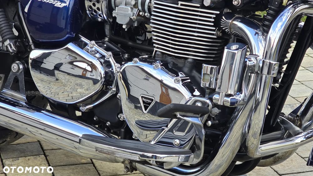 Triumph America - 27