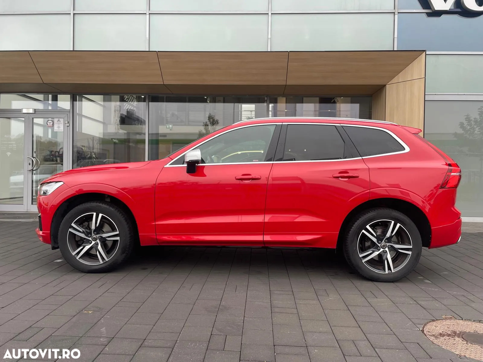 Volvo XC 60 T6 AWD R-Design - 4