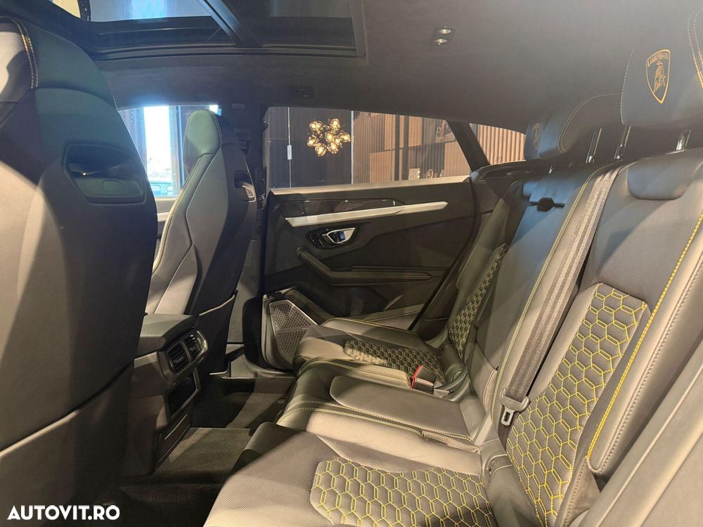 Lamborghini URUS - 21