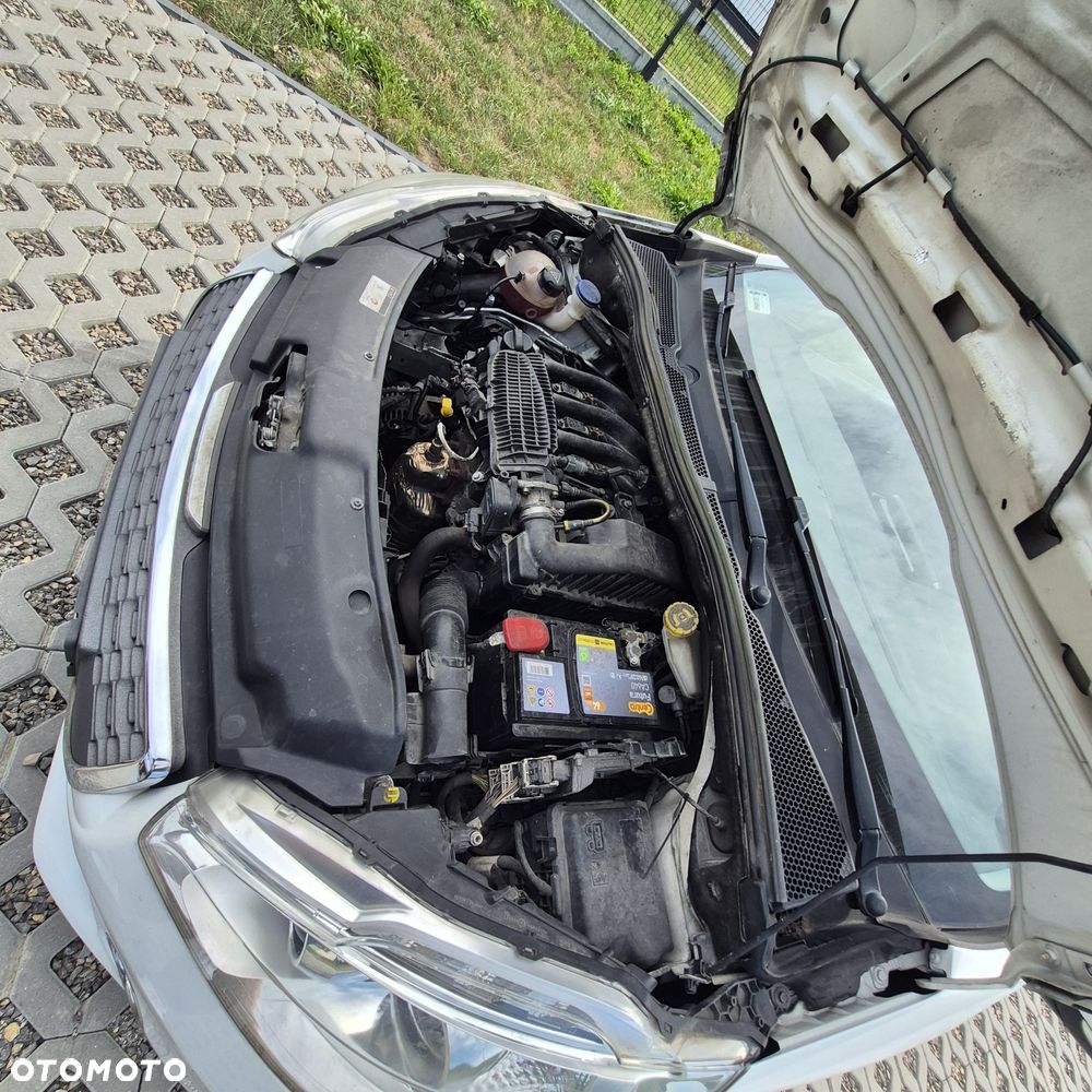 Peugeot 208 - 5